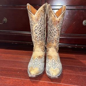 Cowgirl boots pointy honey with crosses and wings with jewels size 8 OBO